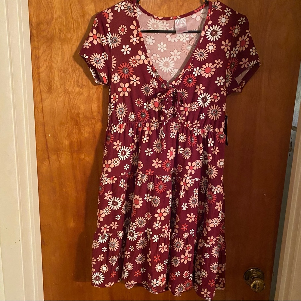 No Boundaries Juniors Babydoll Dress. Flower design. NWT - Picture 6 of 7